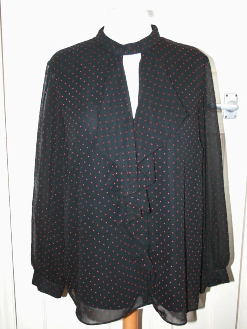 SIZE 20 WALLIS BLACK & RED POLKA DOT LONG SLEEVE TOP